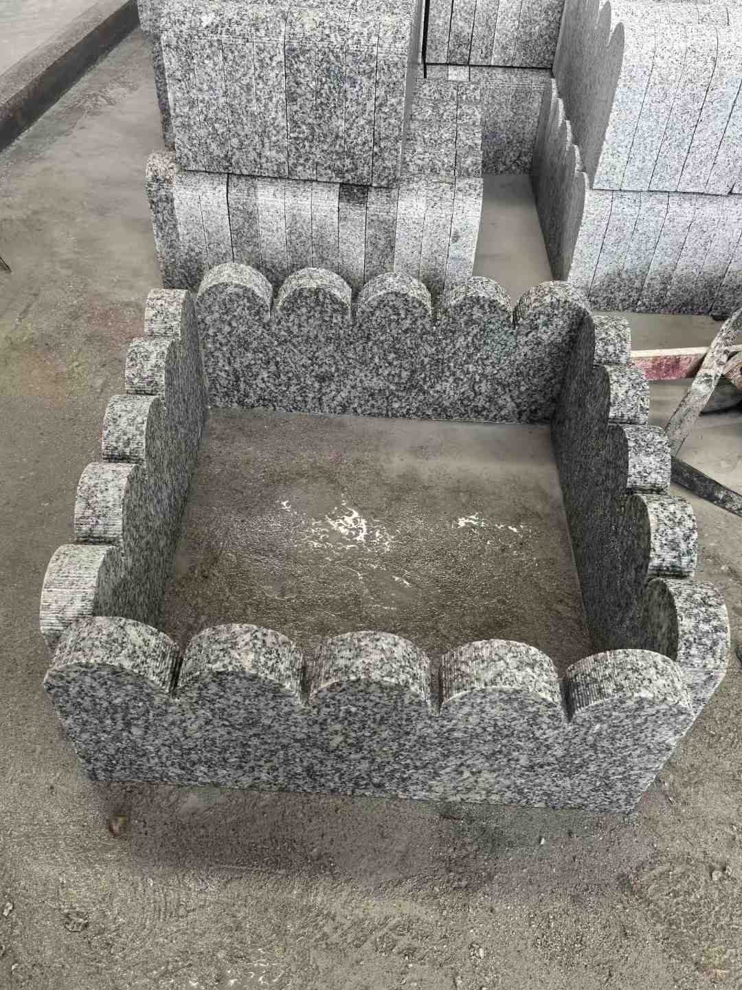 廊坊 花边石、花坛围栏石、花池界石、菜园栅栏石、镶边石、波浪状界石介绍