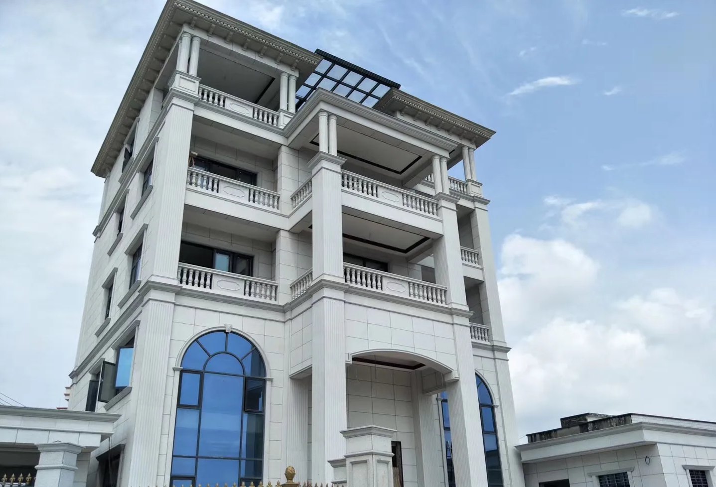 廊坊芝麻白别墅干挂效果展示